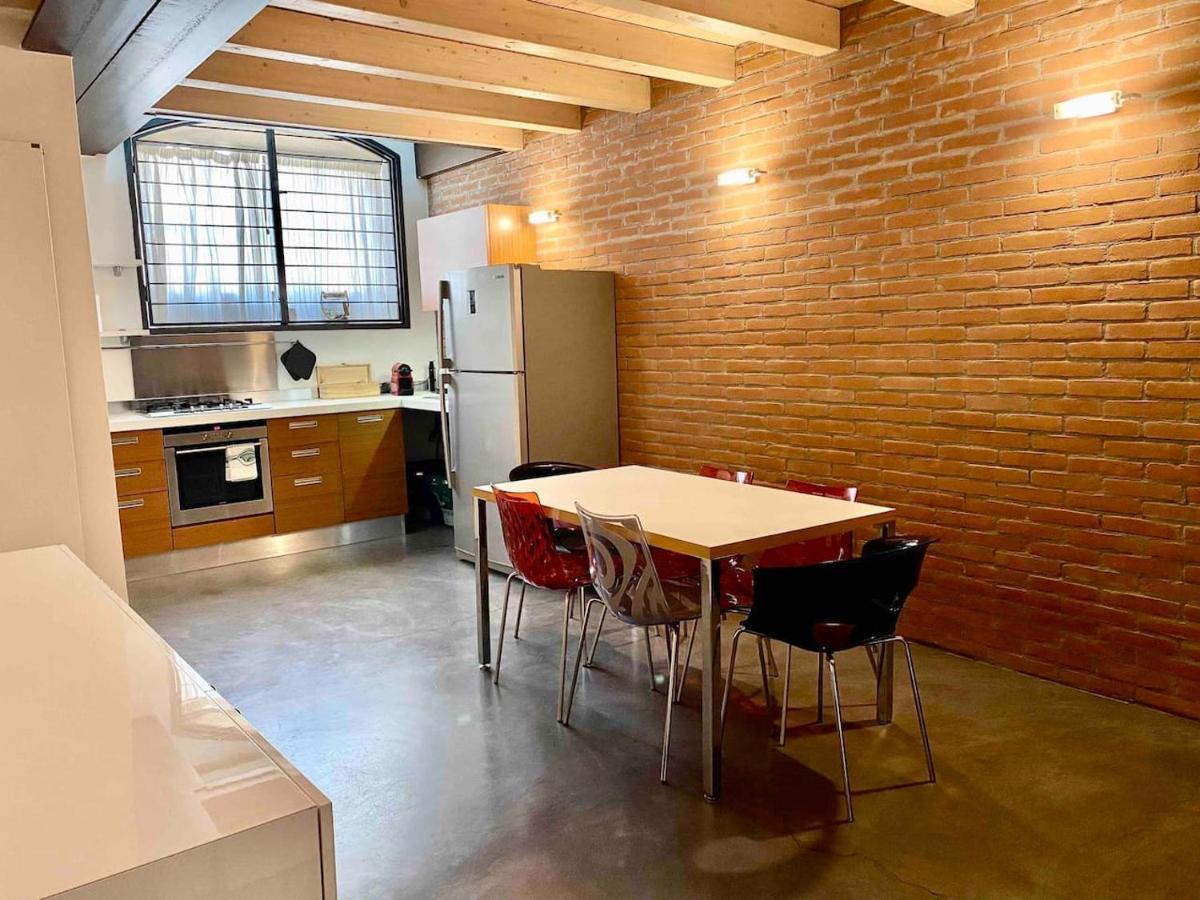 Luxury Industrial Apt Vicino Al Centro Con Garage 브레시아 외부 사진