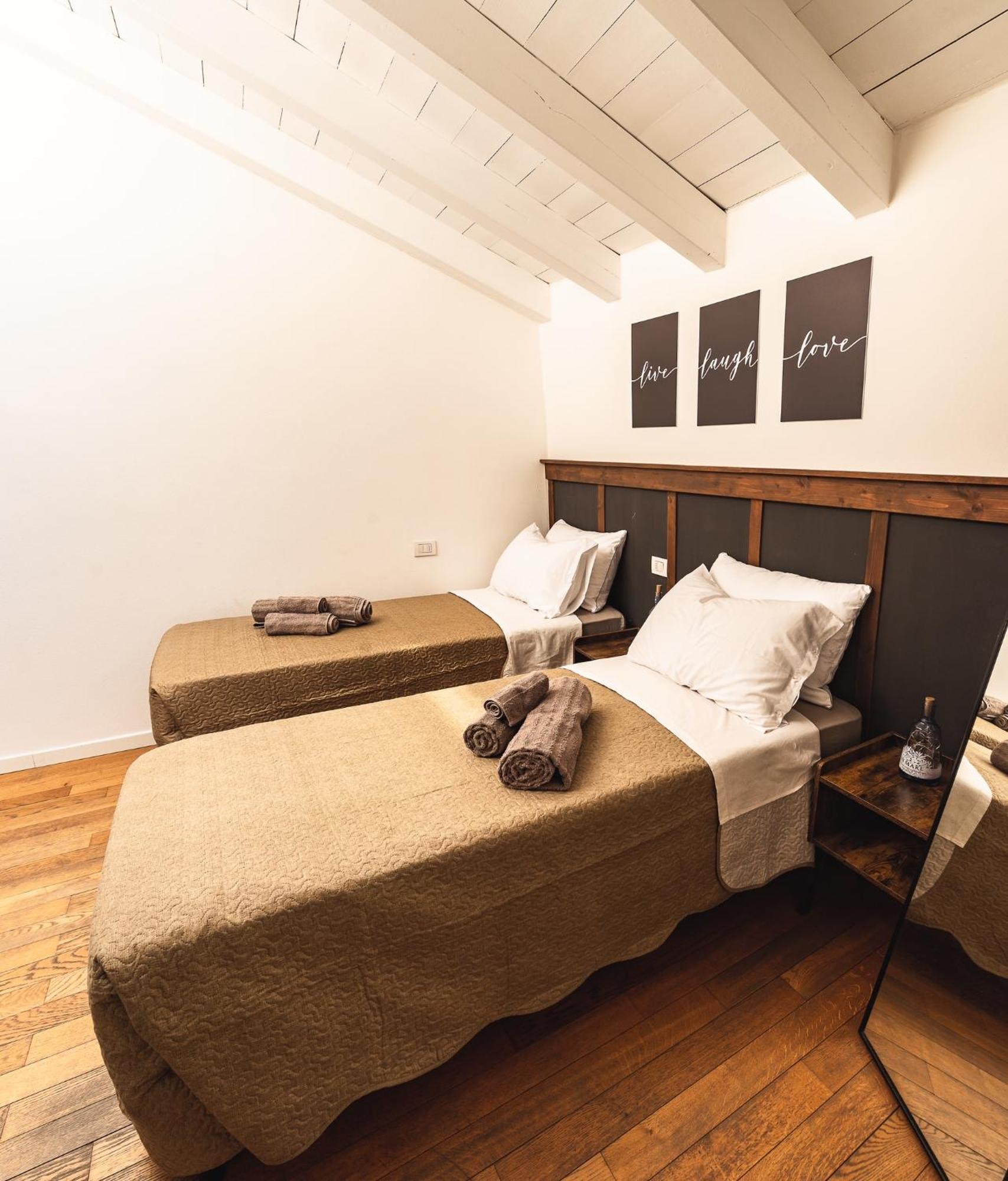 Luxury Industrial Apt Vicino Al Centro Con Garage 브레시아 외부 사진